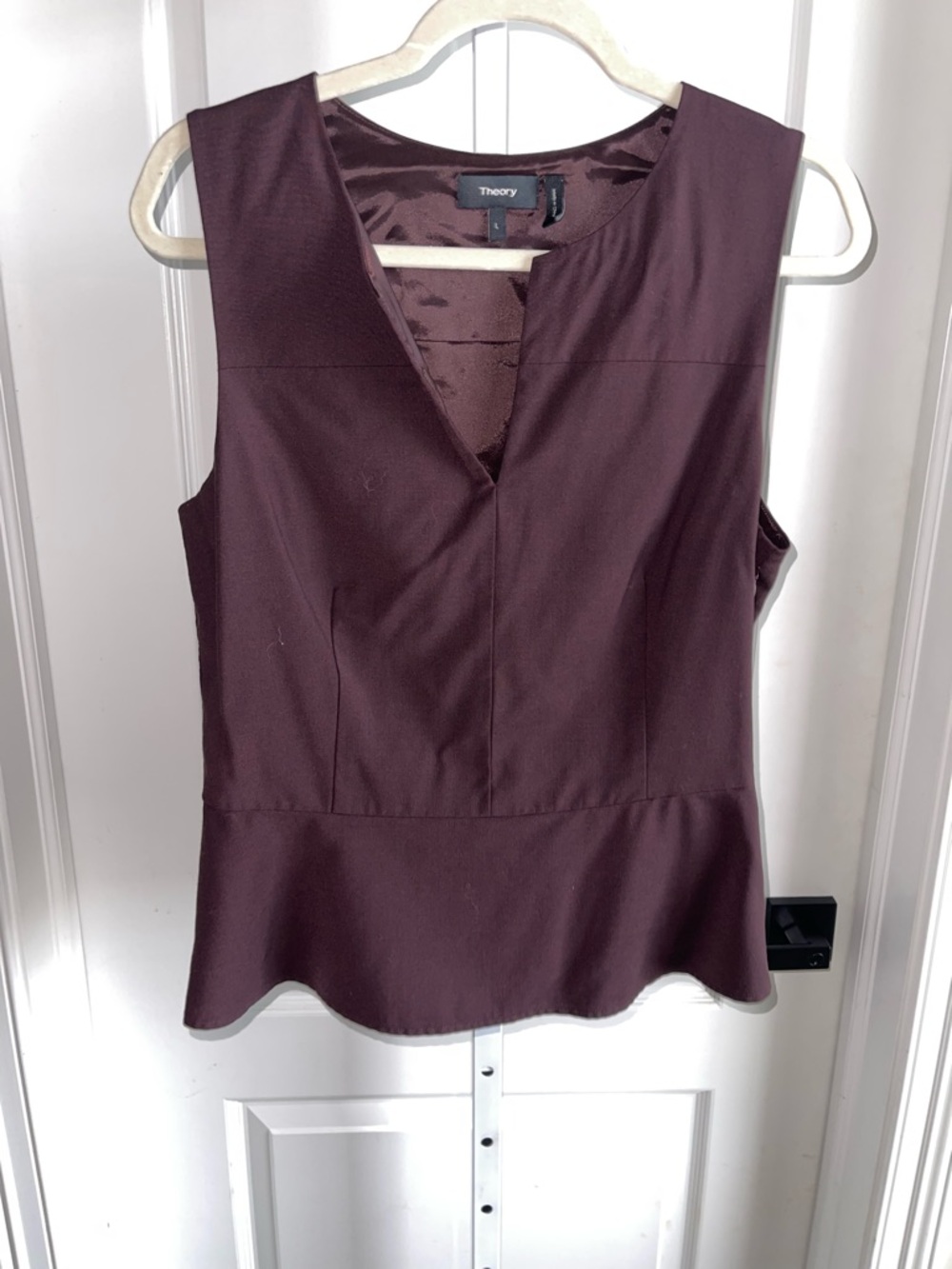 Theory Burgundy Sleeveless Peplum Top Size L V-Neck Structured Career